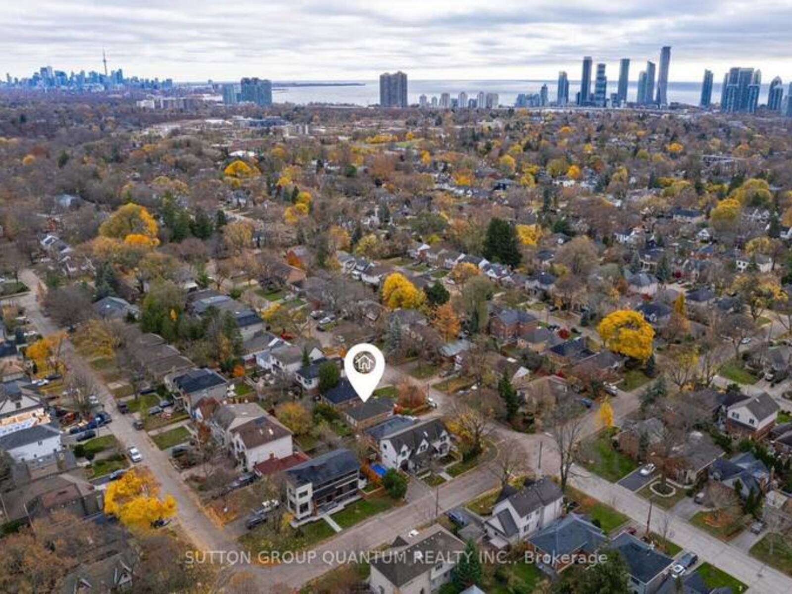 26 REID MANOR, Toronto, Ontario M8Y 2H7