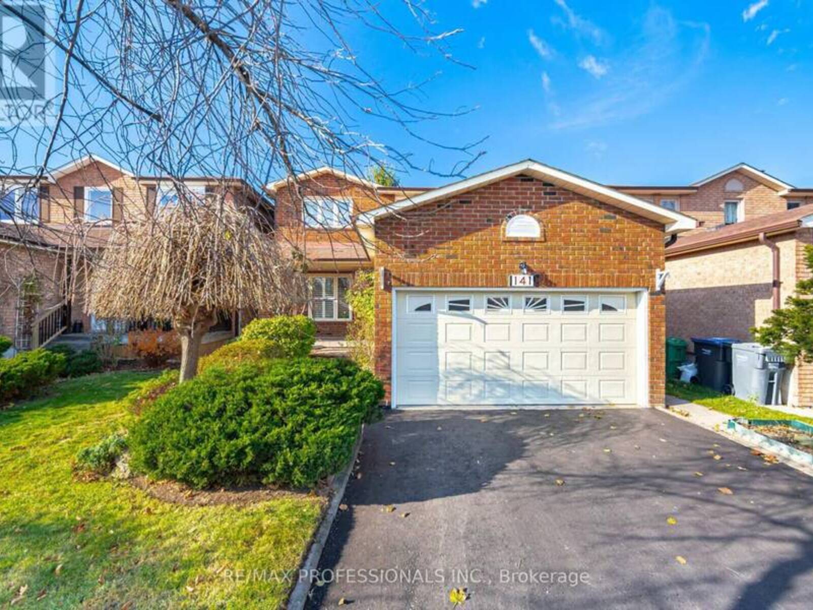 141 KINGSBRIDGE GARDEN CIRCLE, Mississauga, Ontario L5R 1J7