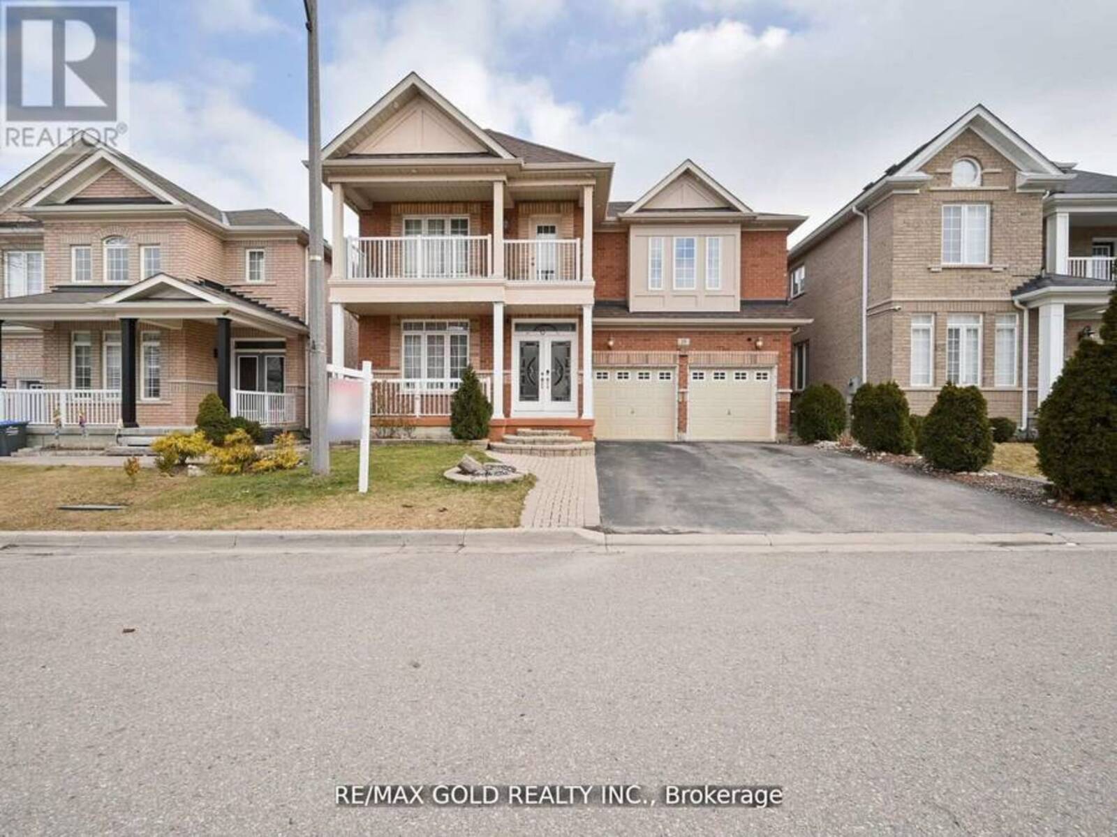 25 MAVERICK CRESCENT, Brampton, Ontario L6R 3E6