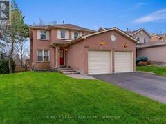 5 MENDYS FOREST Aurora Ontario, L4G 5A4