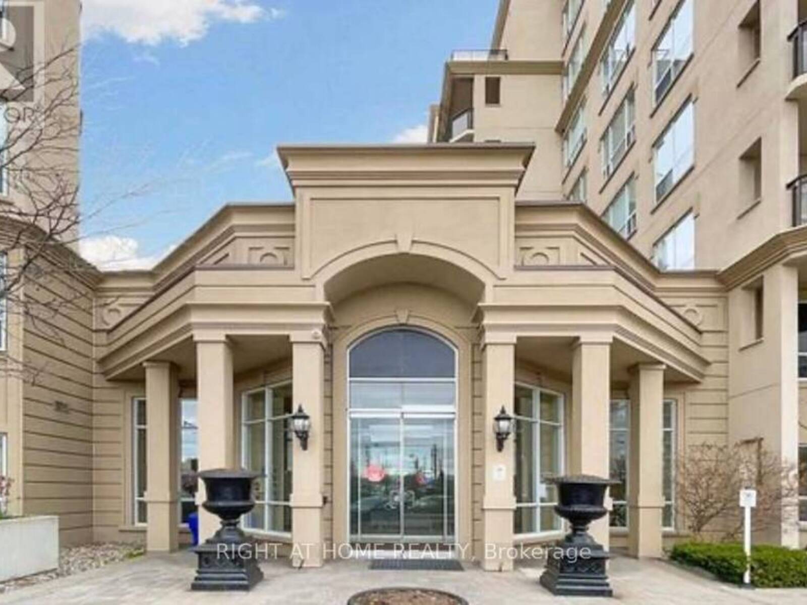 118 - 8 MAISON PARC COURT, Vaughan, Ontario L4J 9K5