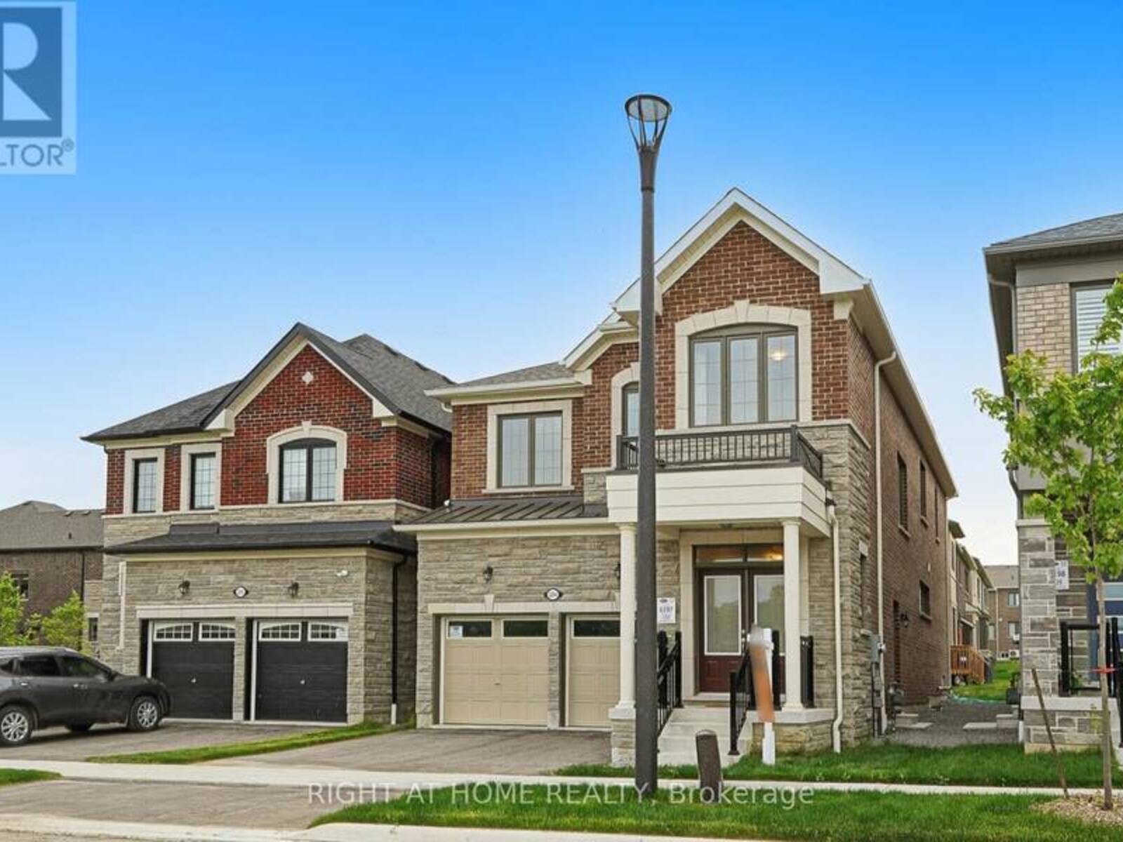 3294 TURNSTONE BOULEVARD, Pickering, Ontario L1X 0M9