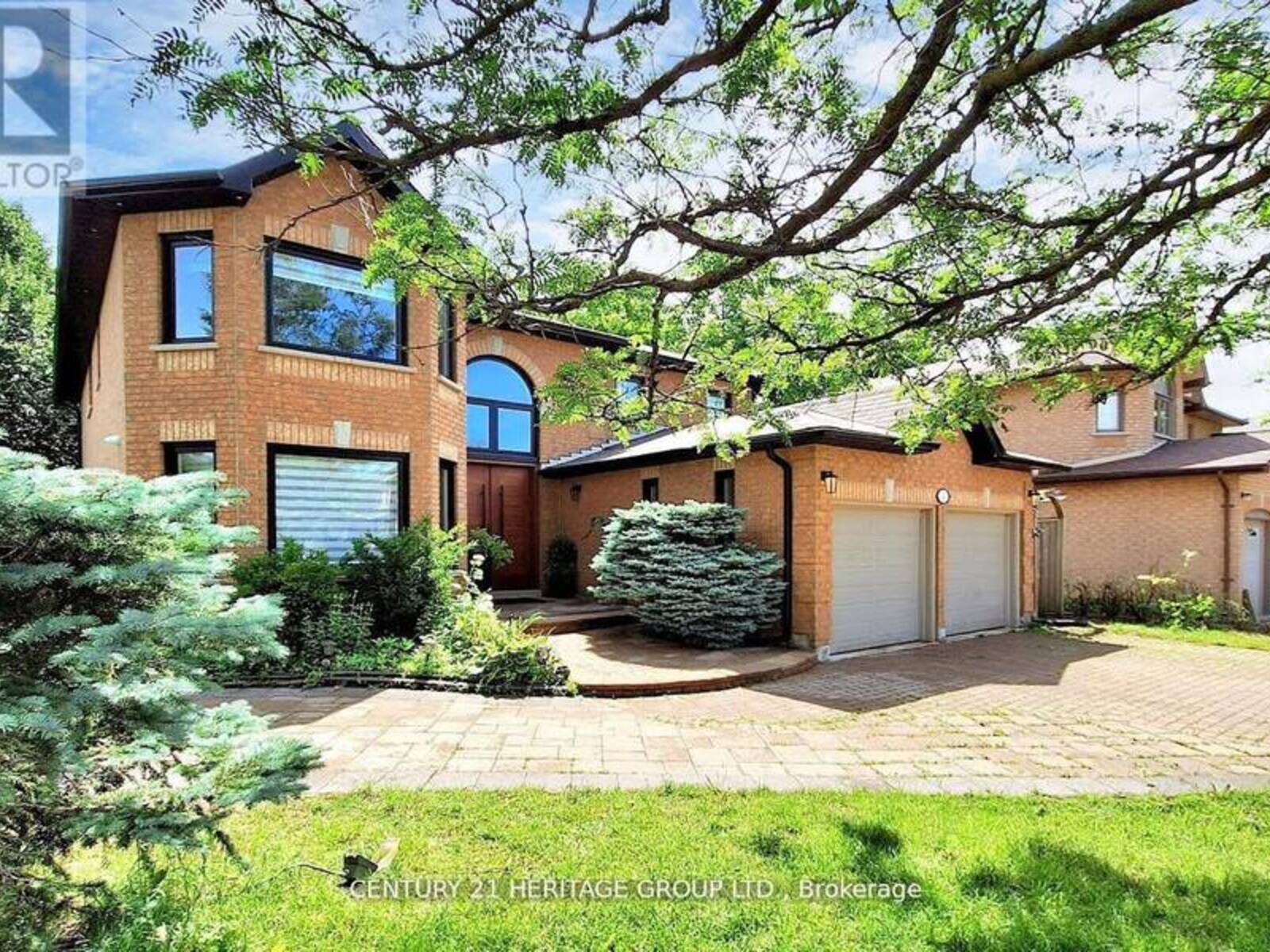 1 CREEKVIEW AVENUE, Richmond Hill, Ontario L4C 9X1