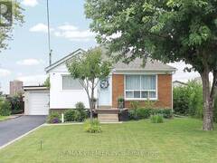 12 FORTHBRIDGE CRESCENT Toronto Ontario, M3M 2A1