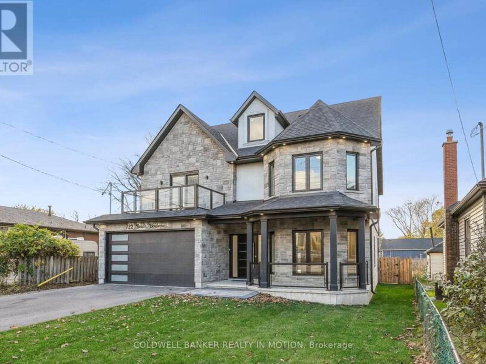 722 BEACH BOULEVARD, Hamilton, Ontario L8H 6Y7