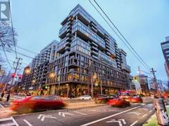 1301 - 111 BATHURST STREET Toronto Ontario, M5V 0M9