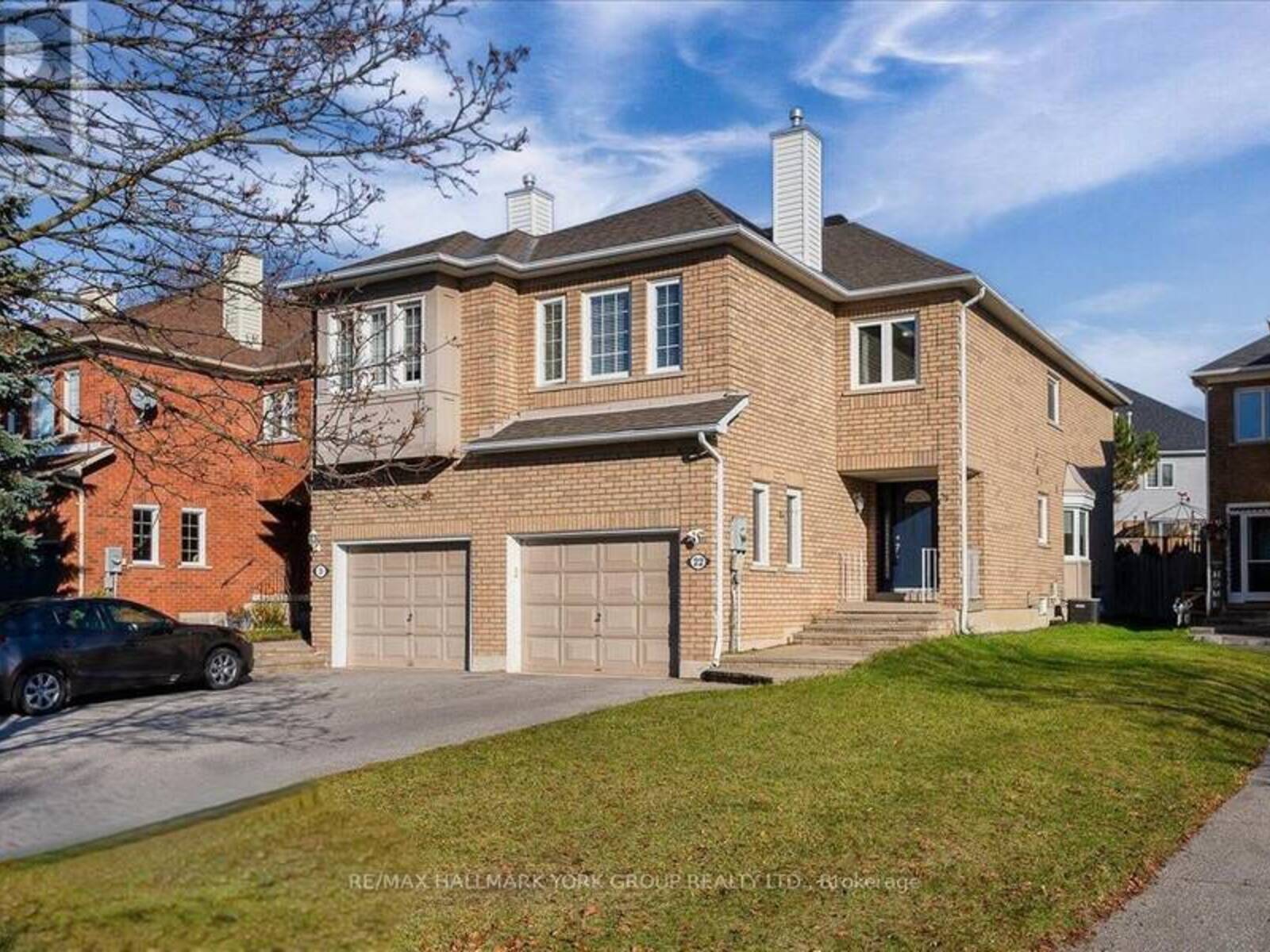 22 WIDDIFIELD AVENUE, Newmarket, Ontario L3X 1Z4