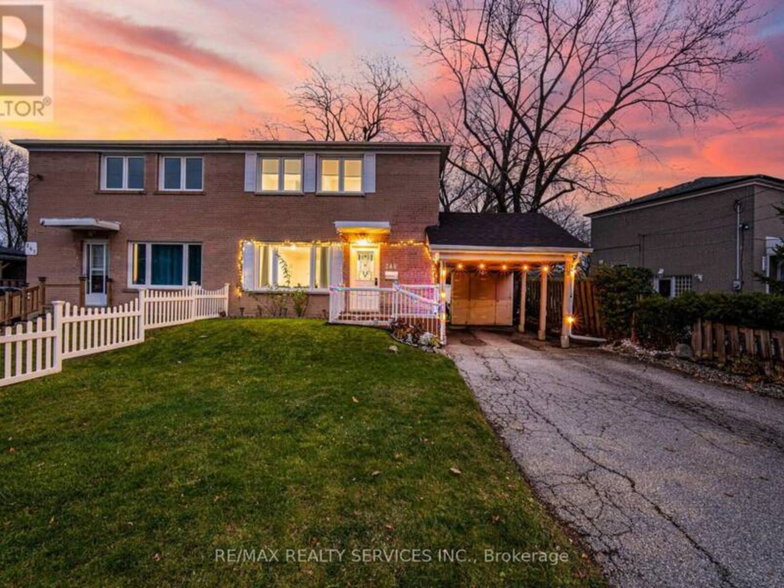 240 TAYLOR MILLS DRIVE S, Richmond Hill, Ontario L4C 2S6