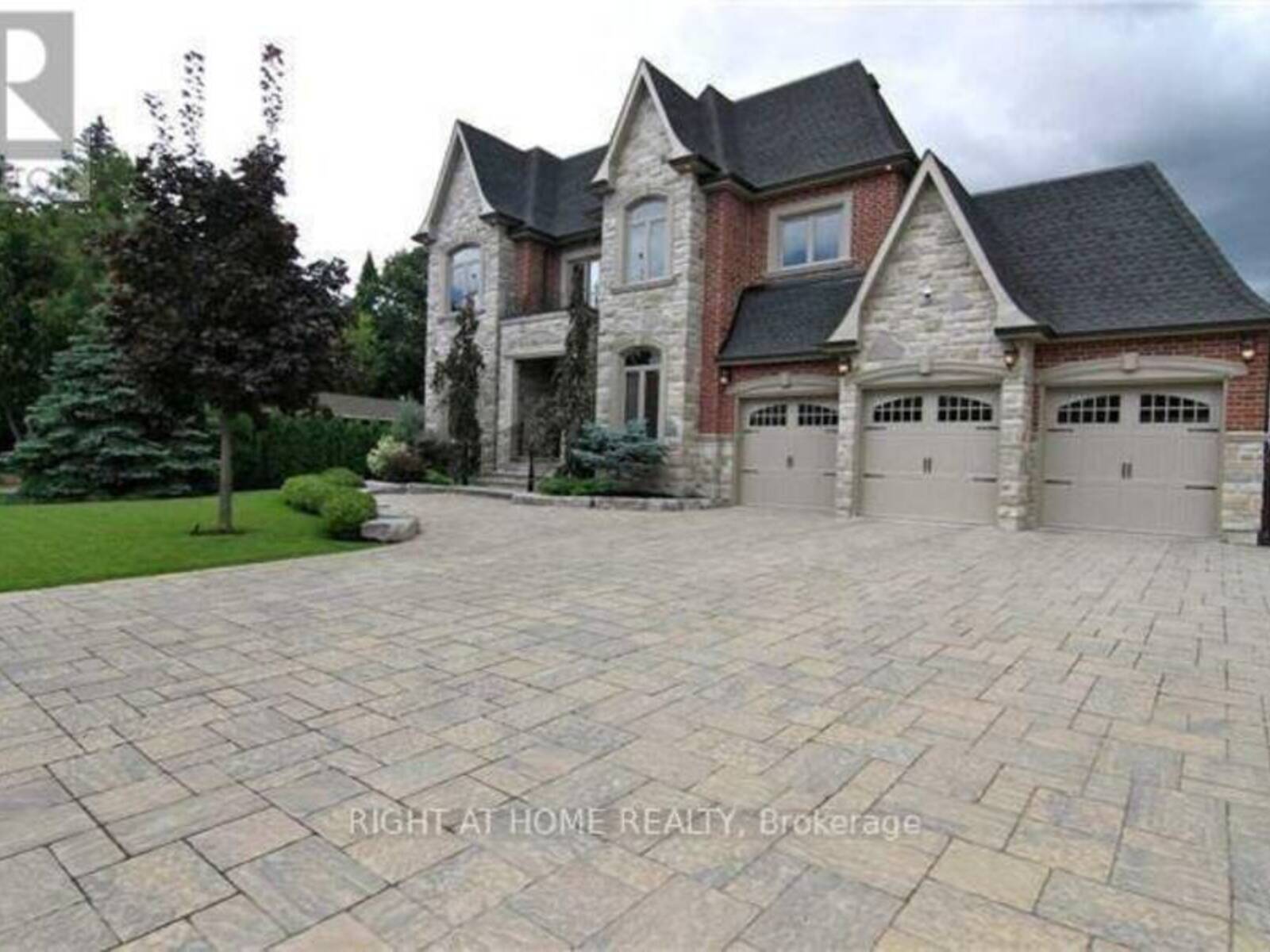 183 MAY AVENUE, Richmond Hill, Ontario L4C 3S8