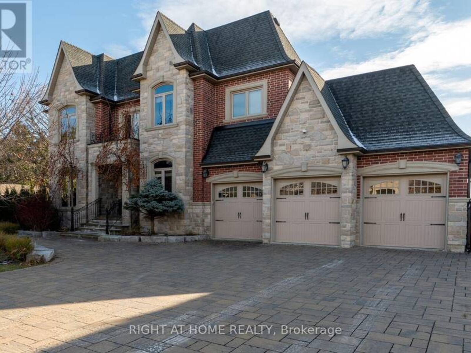 183 MAY AVENUE, Richmond Hill, Ontario L4C 3S8