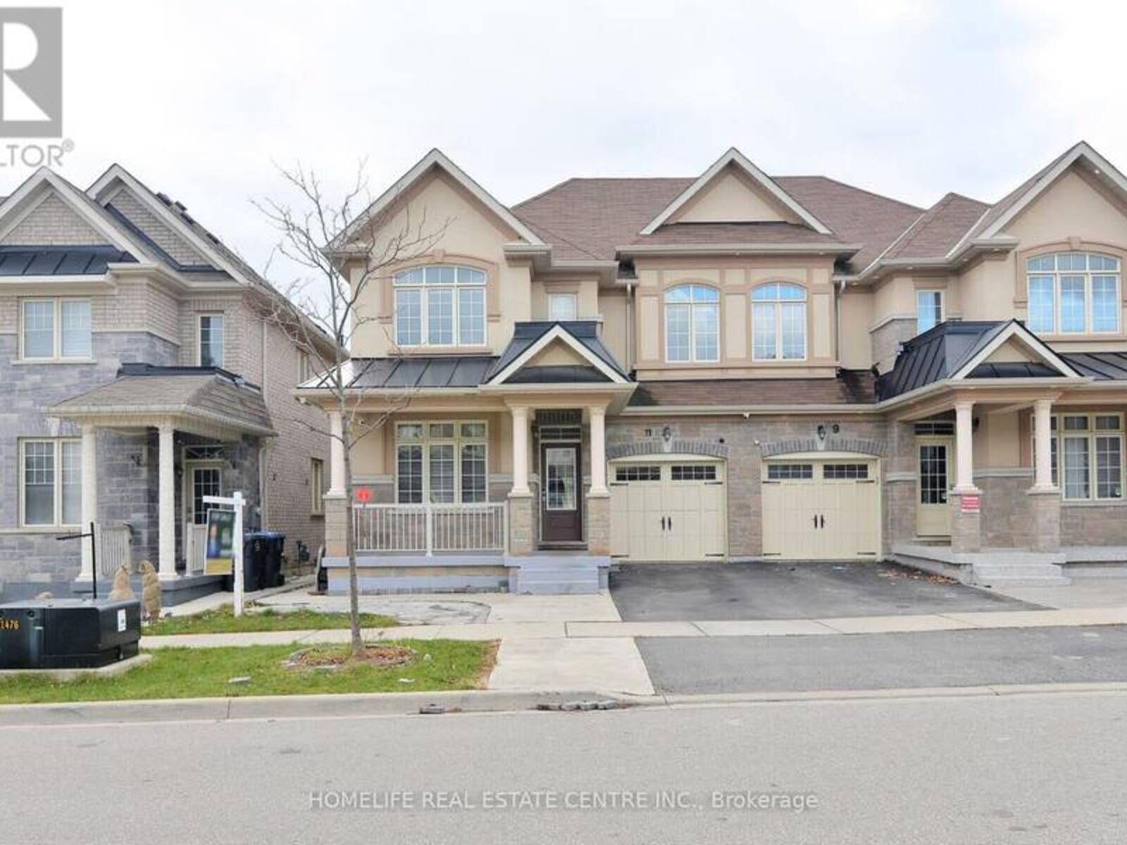 11 VILLADOWNS TRAIL, Brampton, Ontario L6R 3V6