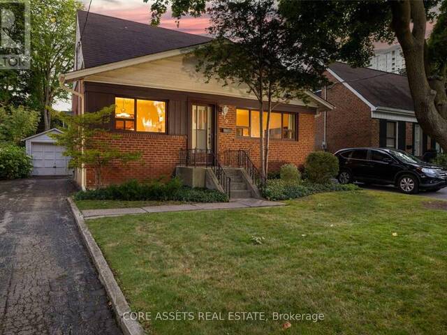 9 LYNDALE DRIVE Toronto Ontario, M2N 2X9