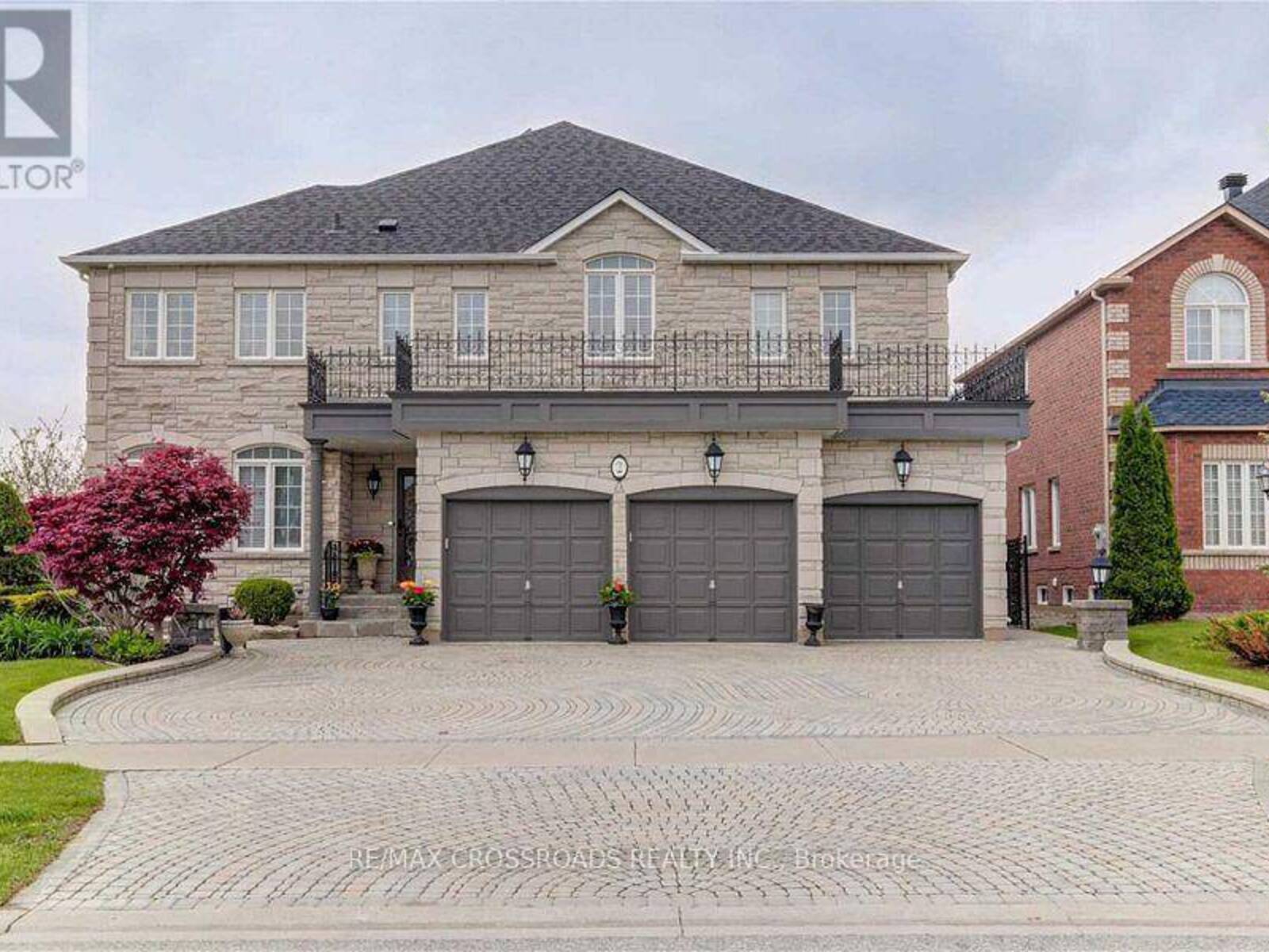 2 MUMBERSON COURT, Markham, Ontario L6C 1Y4