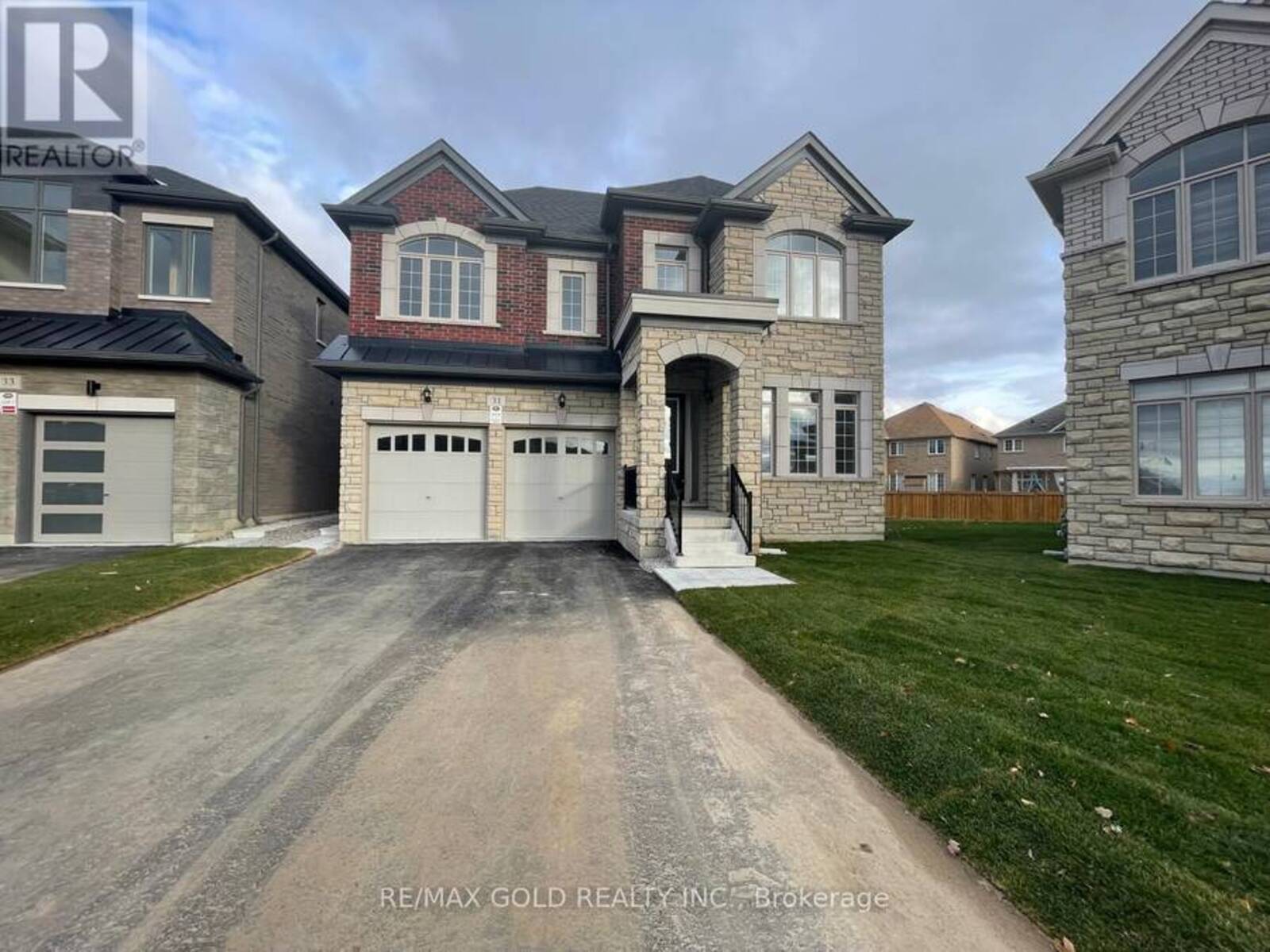 31 DOLOMITE DRIVE, Brampton, Ontario L6P 4R6