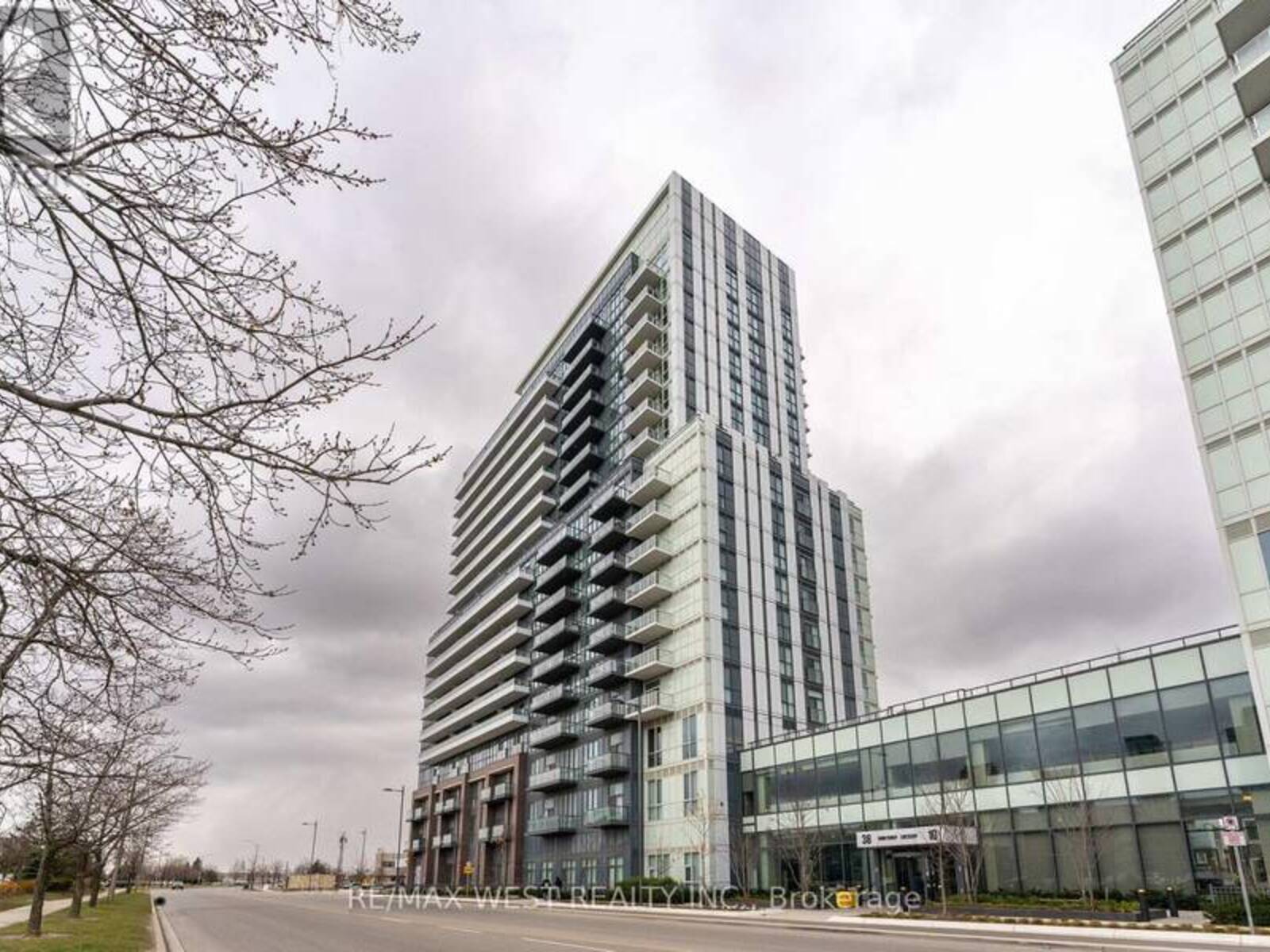 919 - 38 HONEYCRISP CRESCENT, Vaughan, Ontario L4K 0M8