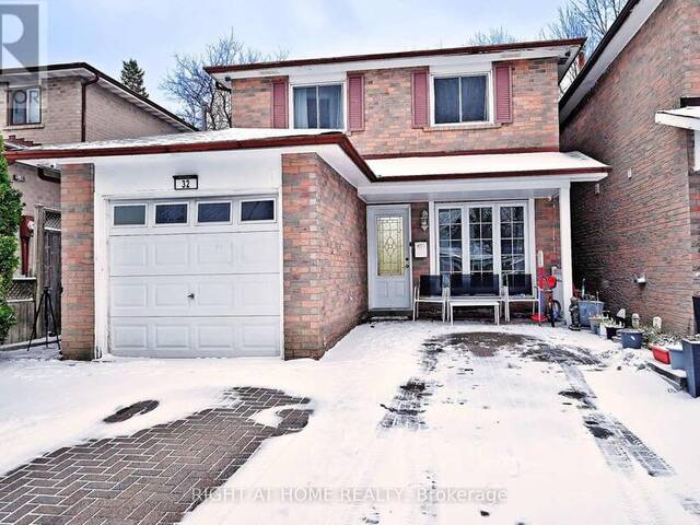 32 BARRINGTON CRESCENT Brampton Ontario, L6Z 1N3