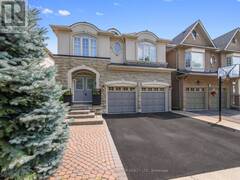 74 THOMAS LEGGE CRESCENT Richmond Hill Ontario, L4E 4V8