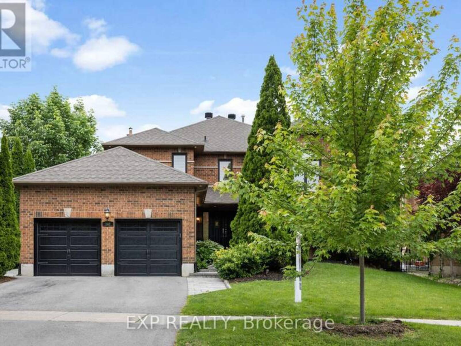 142 TIMBERLINE TRAIL, Aurora, Ontario L4G 5Z5