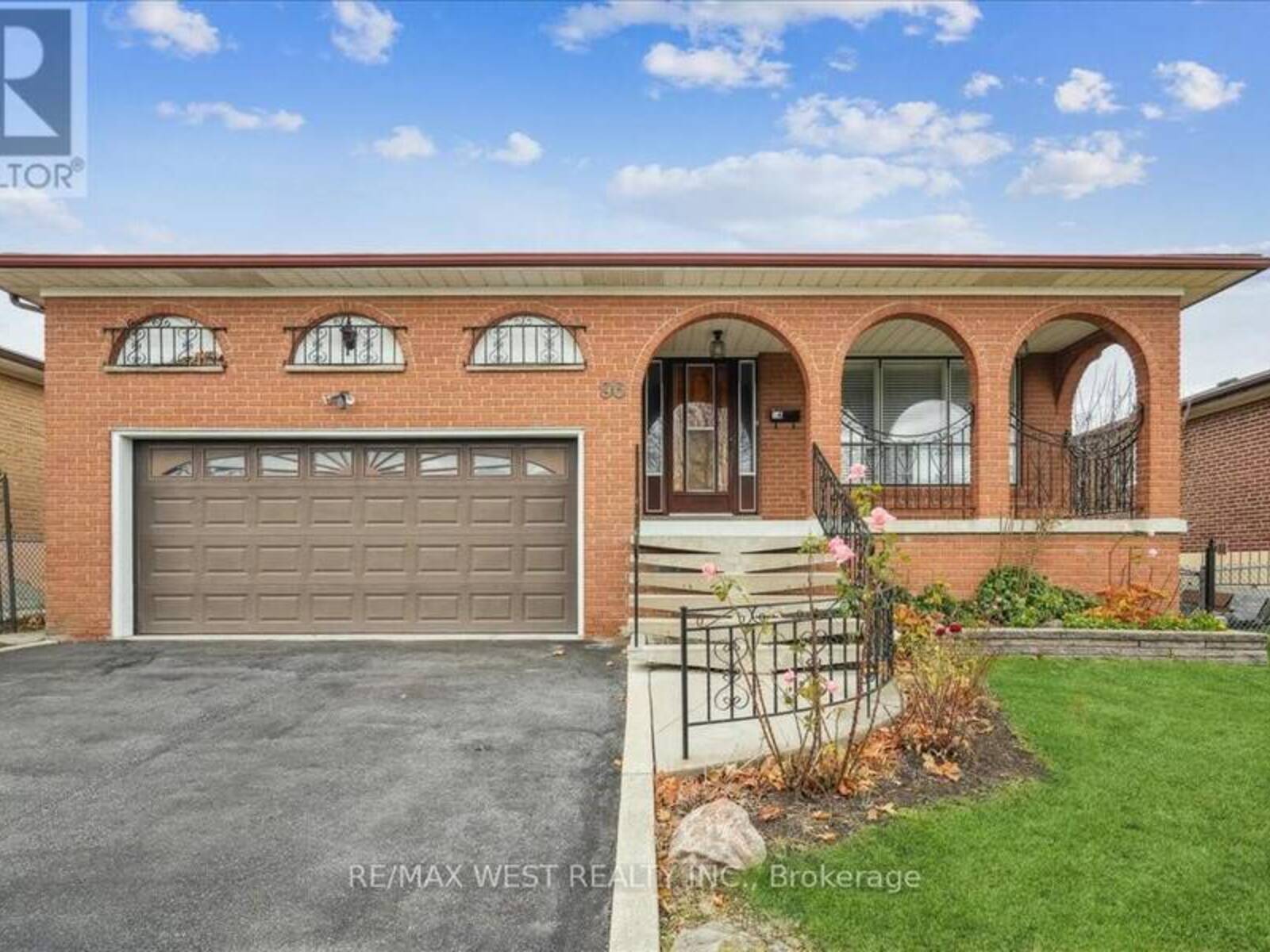 96 HARRIS CRESCENT, Vaughan, Ontario L4L 1R9