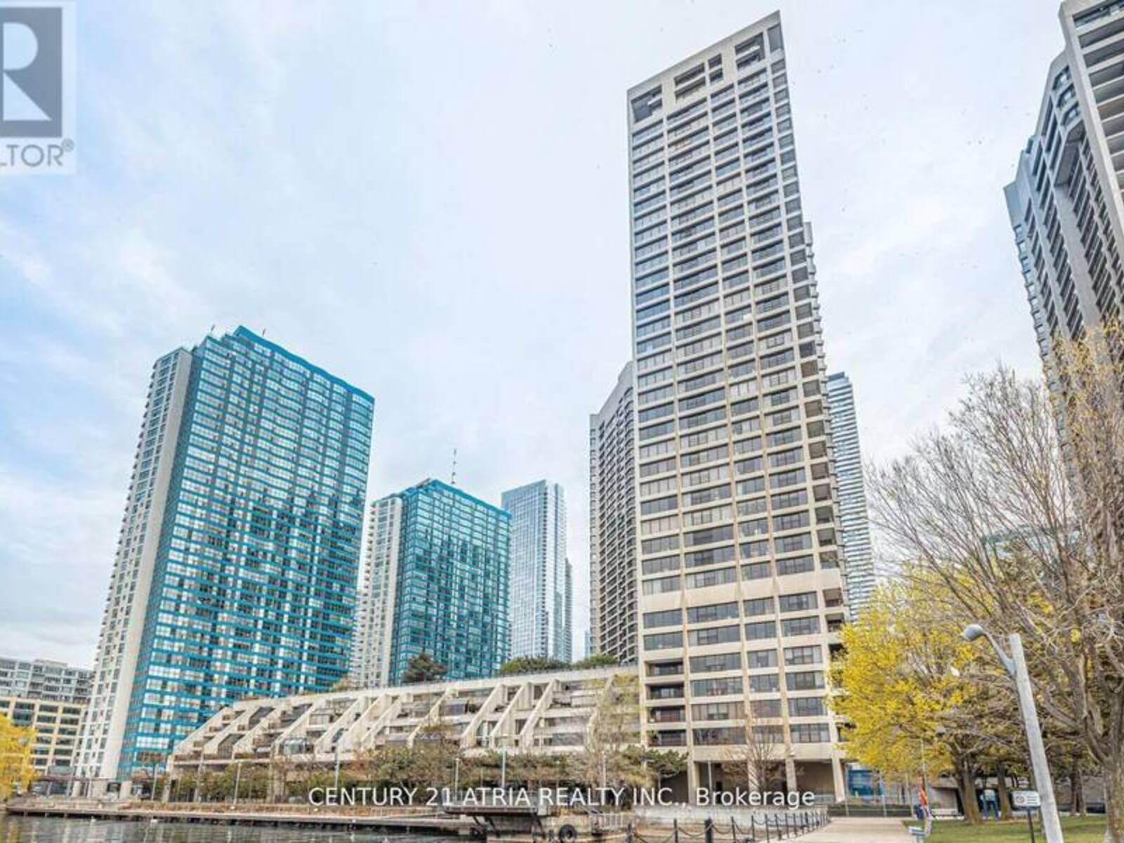 1401 - 65 HARBOUR SQUARE, Toronto, Ontario M5J 2L4