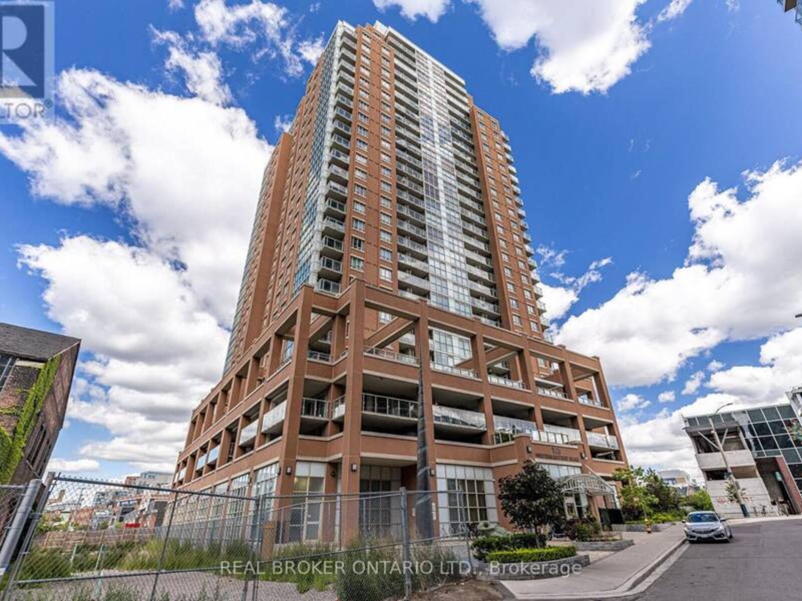 213 - 125 WESTERN BATTERY ROAD, Toronto, Ontario M6K 3R8