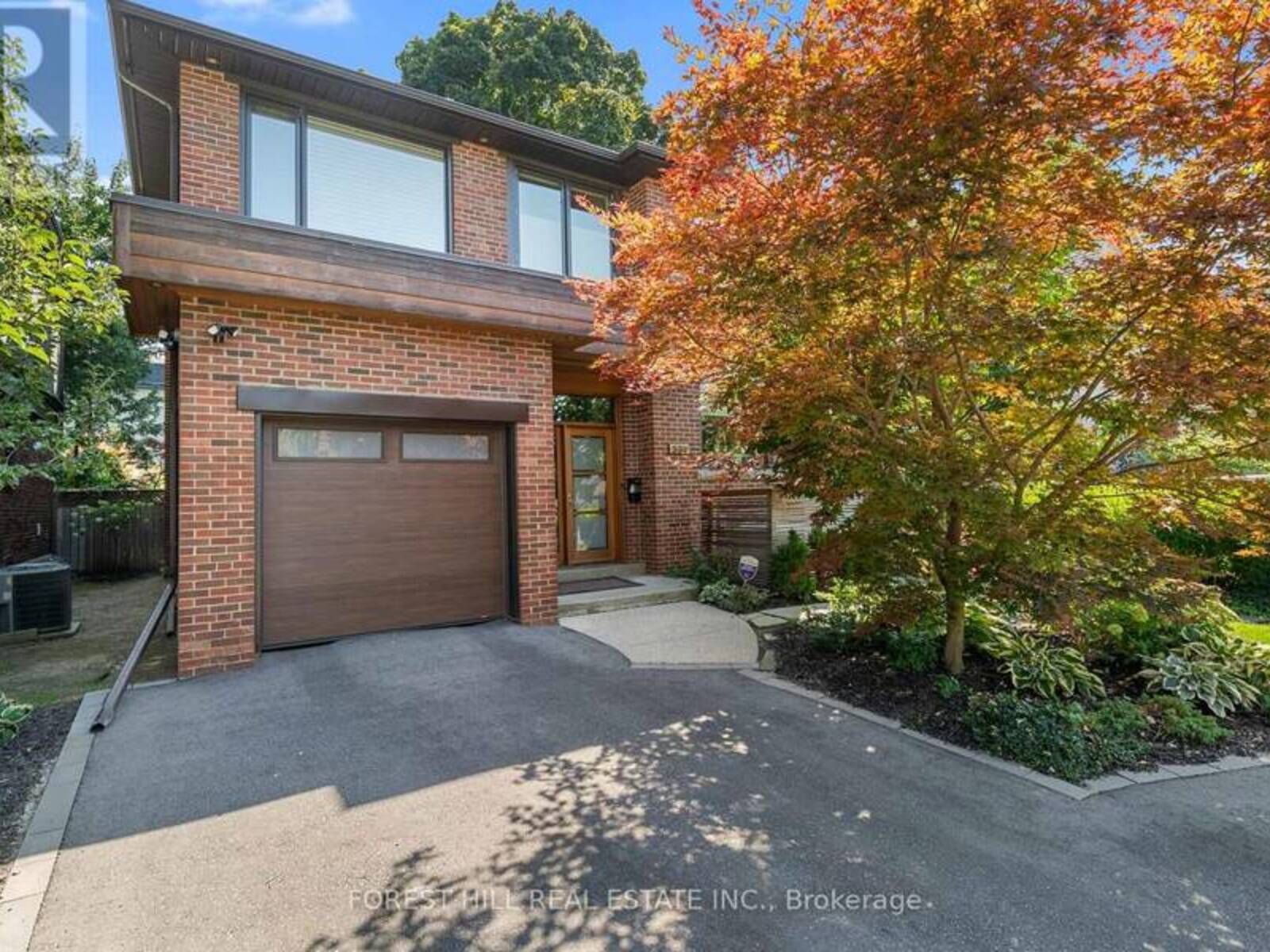 339 GLENGROVE AVENUE, Toronto, Ontario M5N 1W4