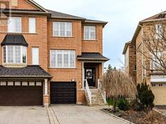 160 MILLCLIFF CIRCLE Aurora Ontario, L4G 7N8