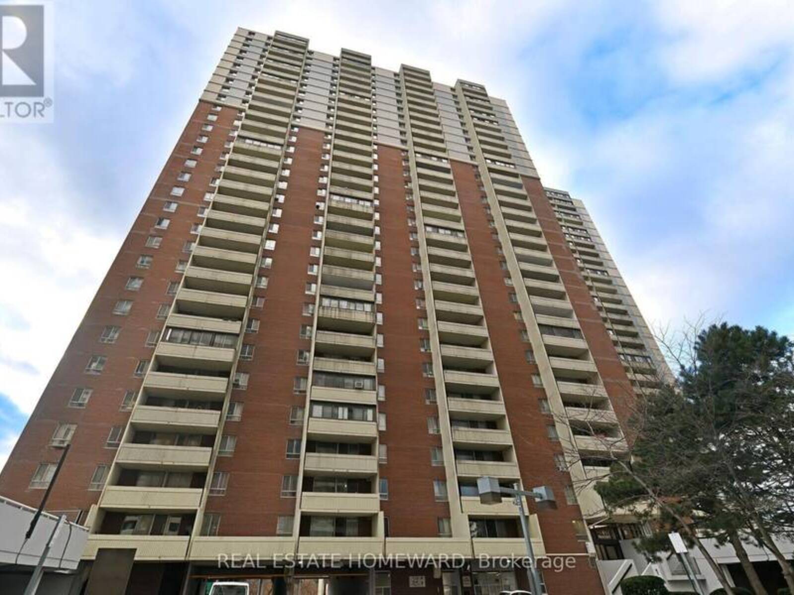 2410 - 1 MASSEY SQUARE, Toronto, Ontario M4C 5L4