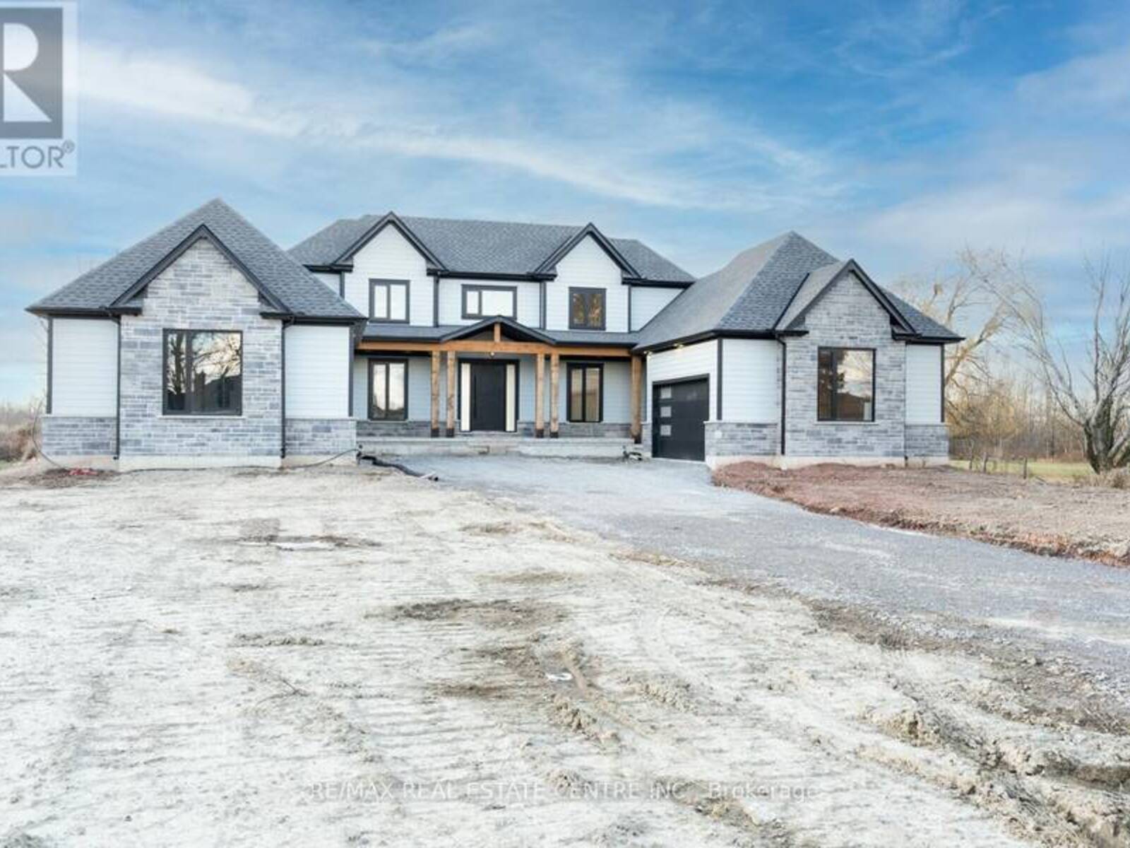 256 MOUNTAIN ROAD, Grimsby, Ontario L3M 4E7