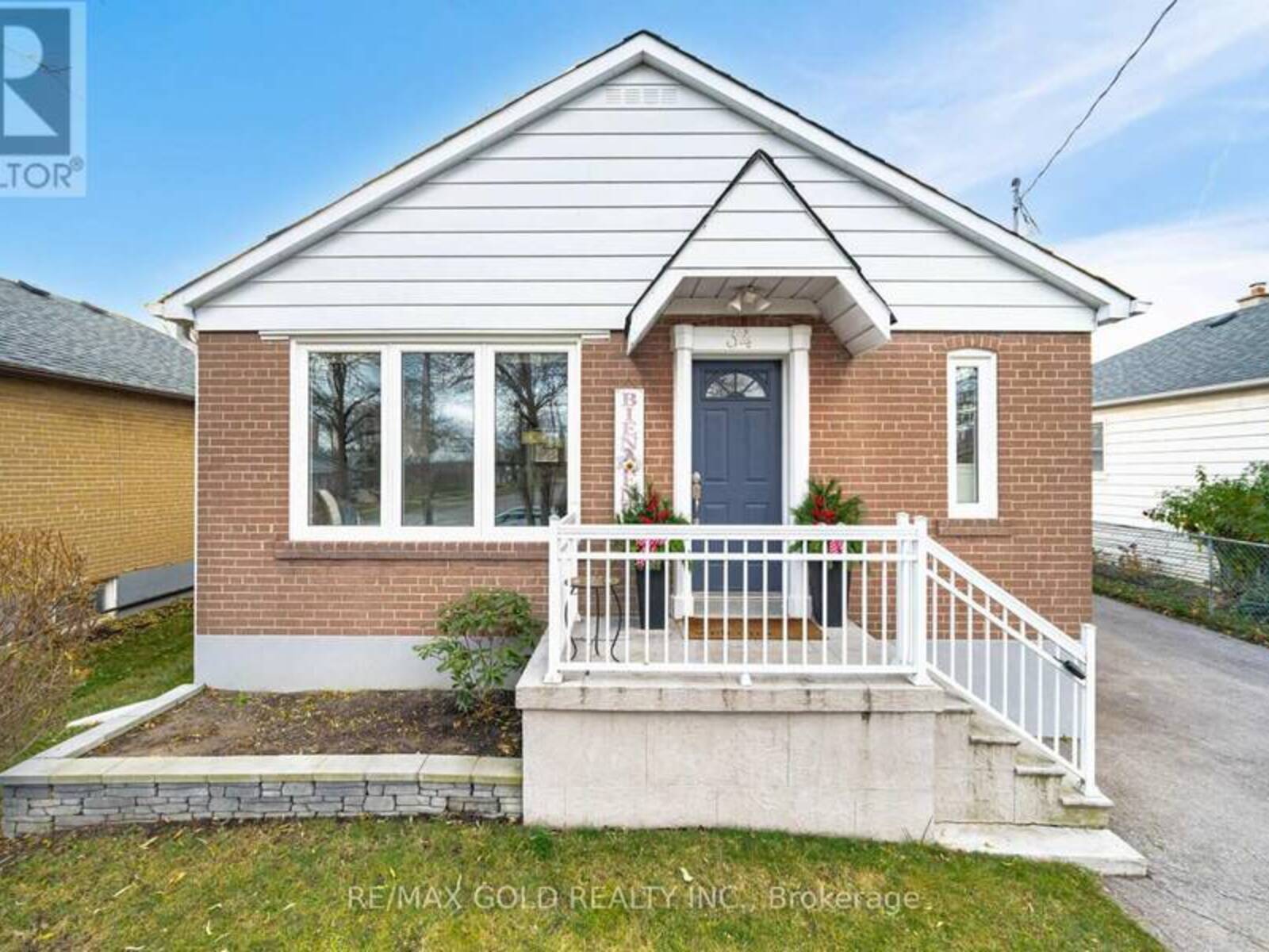 34 CHALFONT ROAD, Toronto, Ontario M9W 3S3