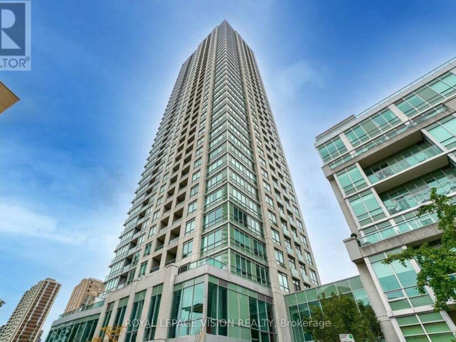 602 - 120 HOMEWOOD AVENUE, Toronto, Ontario M4Y 2J3