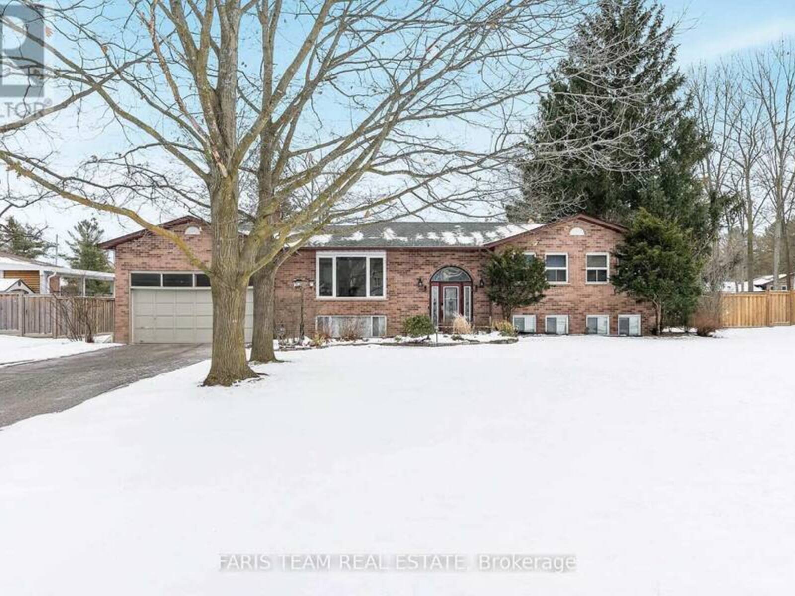 3 ARTESIAN AVENUE, East Gwillimbury, Ontario L9N 1J3