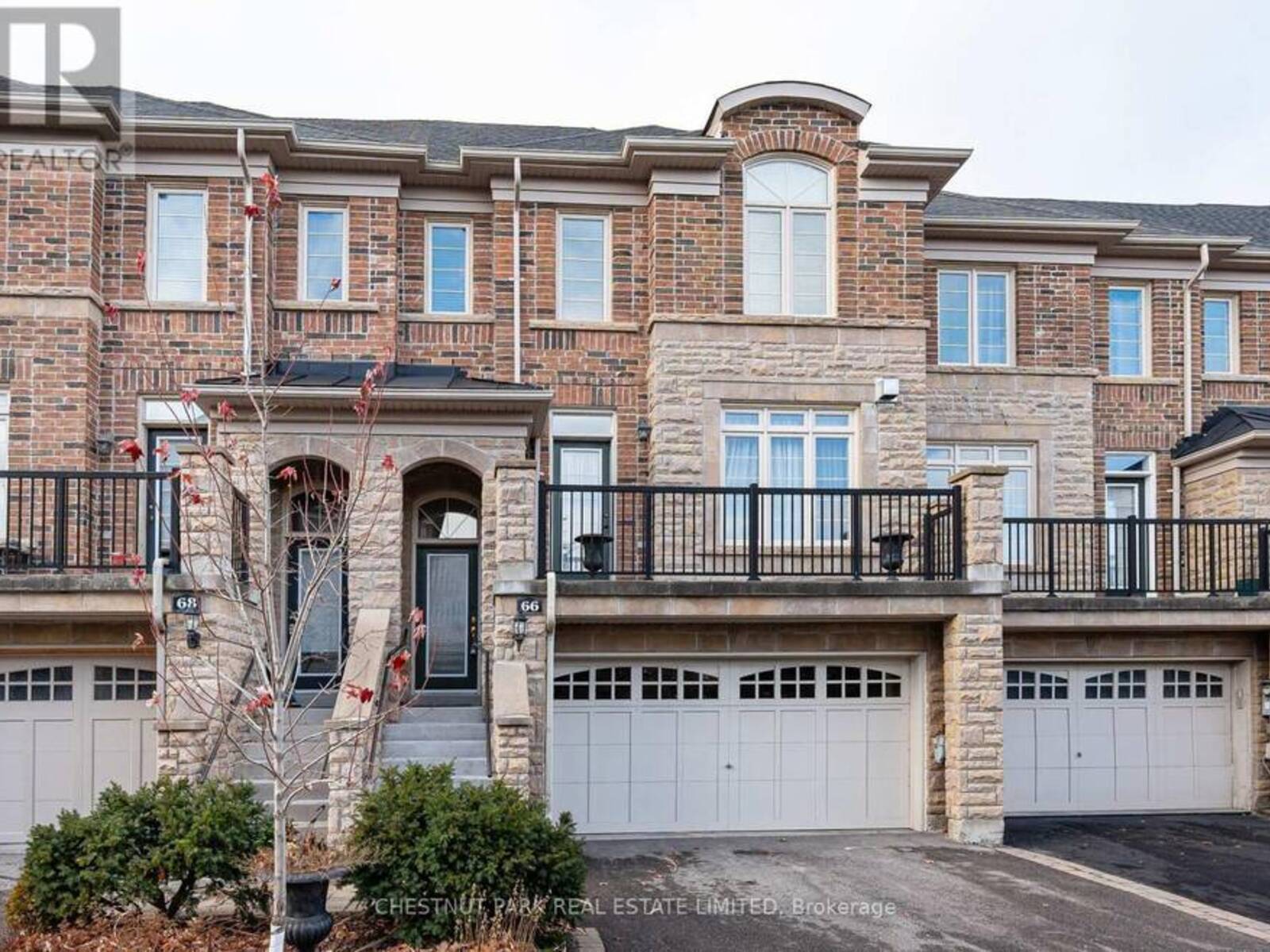 66 CHAPMAN COURT, Aurora, Ontario L4G 0E2