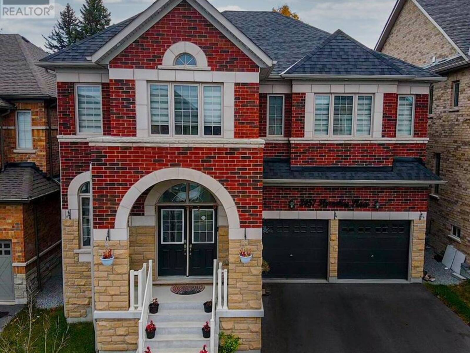 2457 FLORENTINE PLACE, Pickering, Ontario L1X 0H2