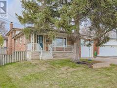 18 WEST WARESIDE ROAD Toronto Ontario, M9C 3J1