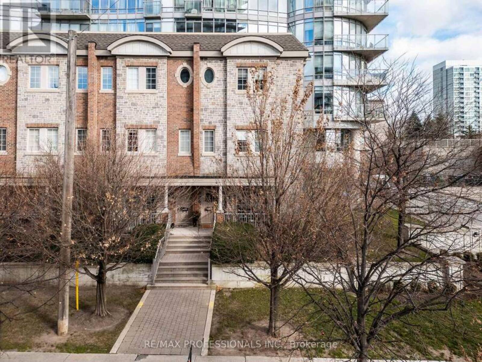 TH101 - 15 WINDERMERE AVENUE, Toronto, Ontario M6S 5A2