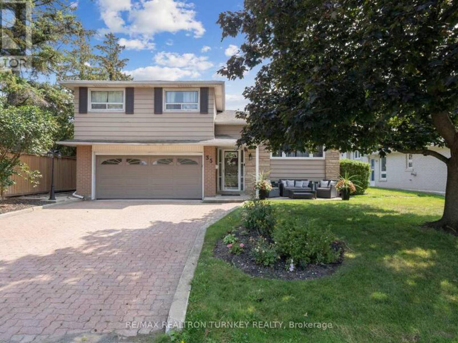 35 BARTLEY BULL PARKWAY, Brampton, Ontario L6W 2J3