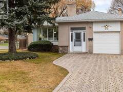 24 SKELMORE CRESCENT Toronto Ontario, M3A 2G8