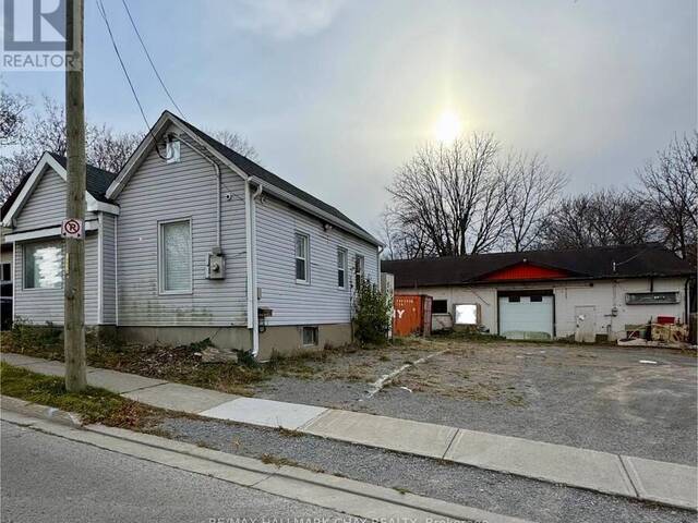 33 HALL STREET Oshawa Ontario, L1H 2Y7