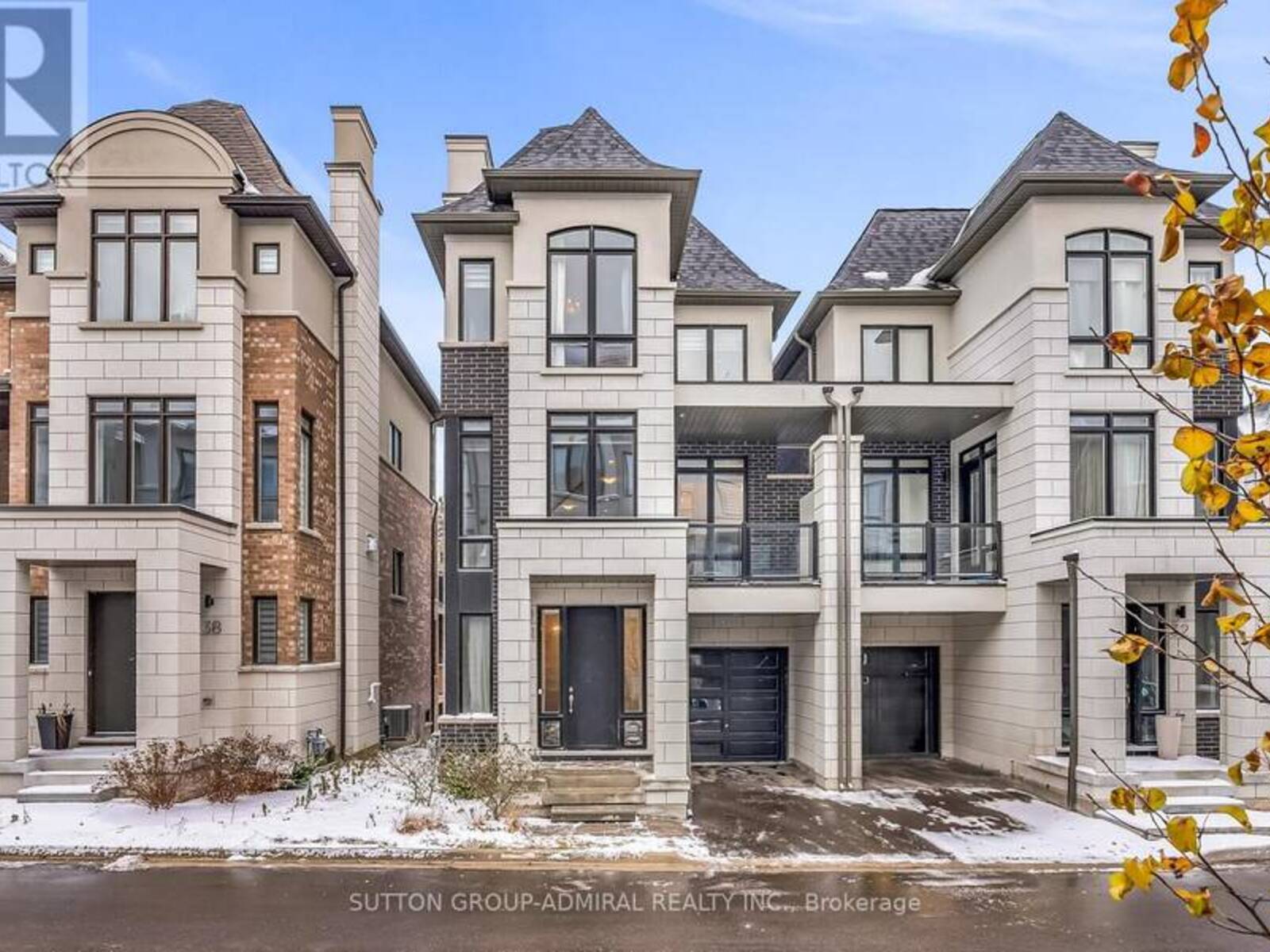 34 GLOBEMASTER LANE S, Richmond Hill, Ontario L4E 1H4