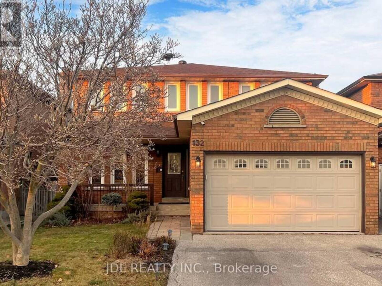 132 BELVIEW AVENUE, Vaughan, Ontario L4L 5N8