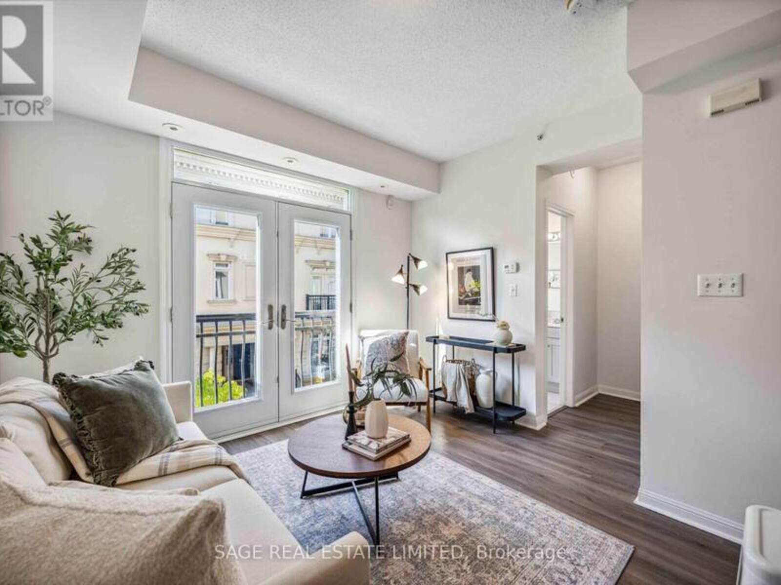 TH32 - 78 CARR STREET, Toronto, Ontario M5T 1B7