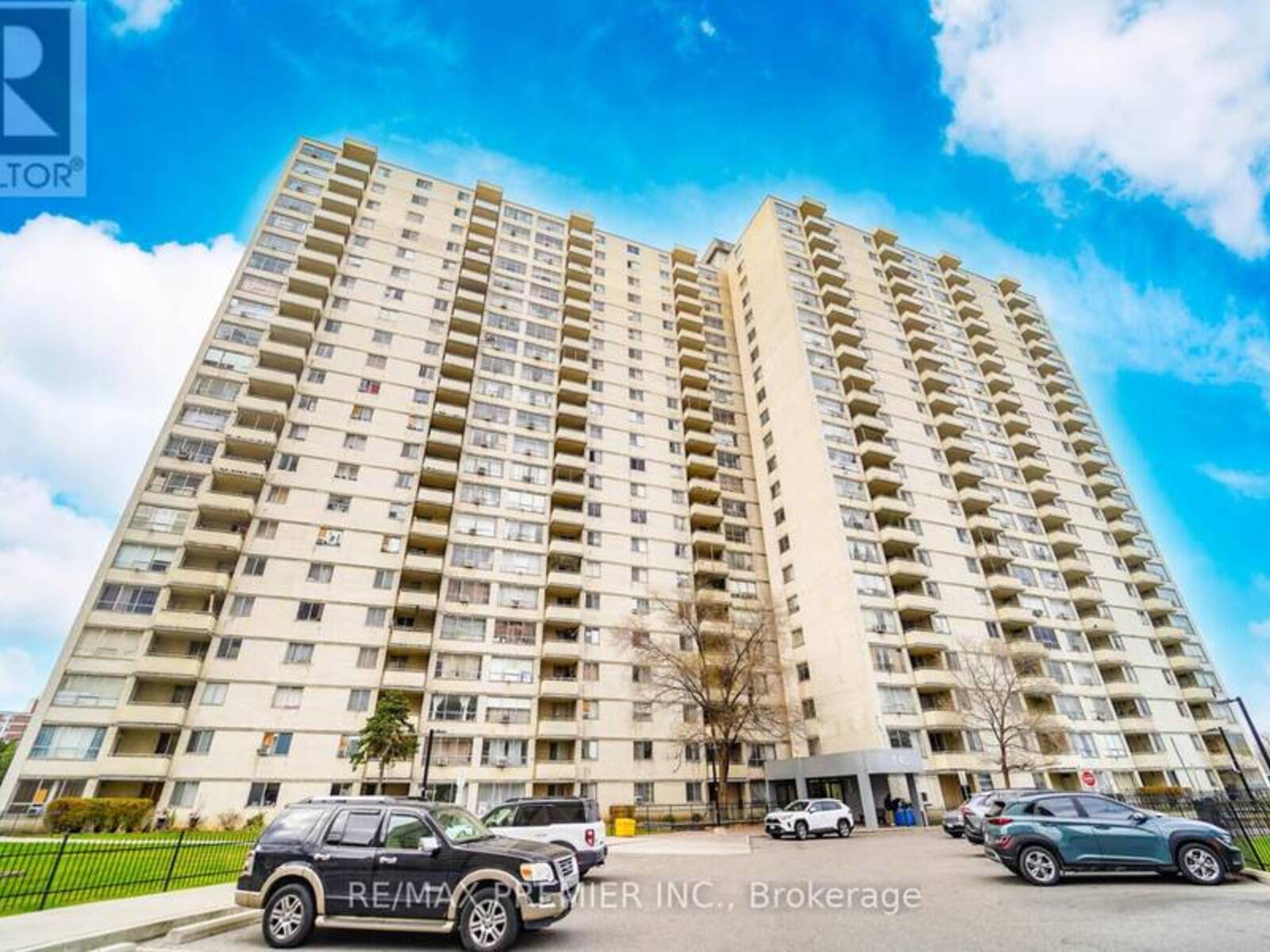 # 110 - 340 DIXON ROAD, Toronto, Ontario M9R 1T1