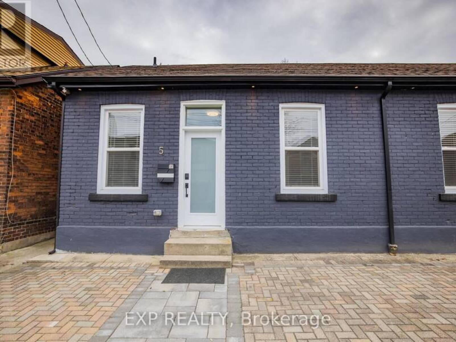 5 FLORENCE STREET, Hamilton, Ontario L8R 1W3