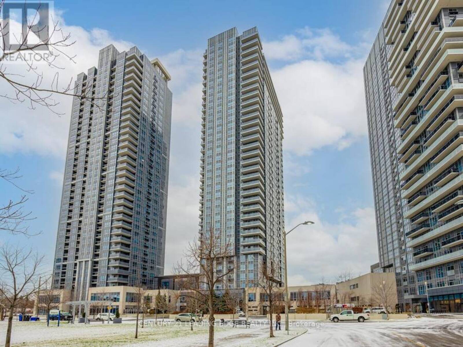 811 - 255 VILLAGE GREEN SQUARE, Toronto, Ontario M1S 0L7