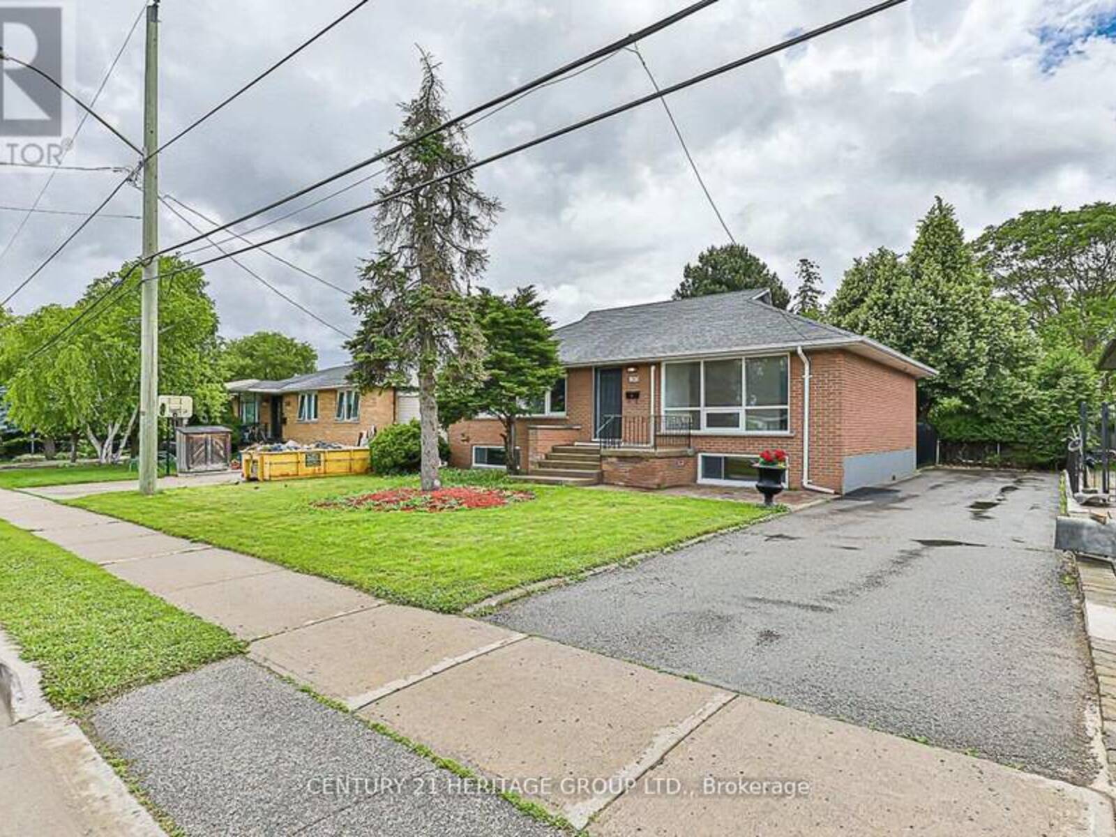 130 PALMER AVENUE, Richmond Hill, Ontario L4C 1N8