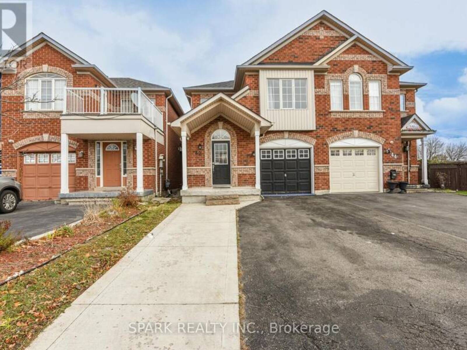 42 WINNERS CIRCLE, Brampton, Ontario L7A 1W3