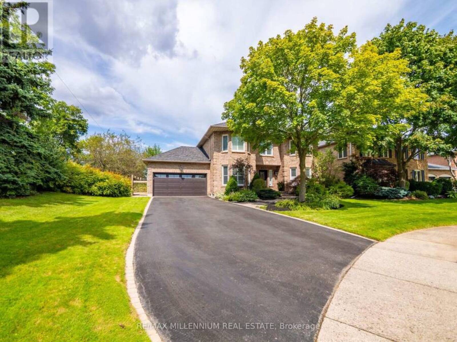 1050 MASTERS GREEN, Oakville, Ontario L6M 2P1