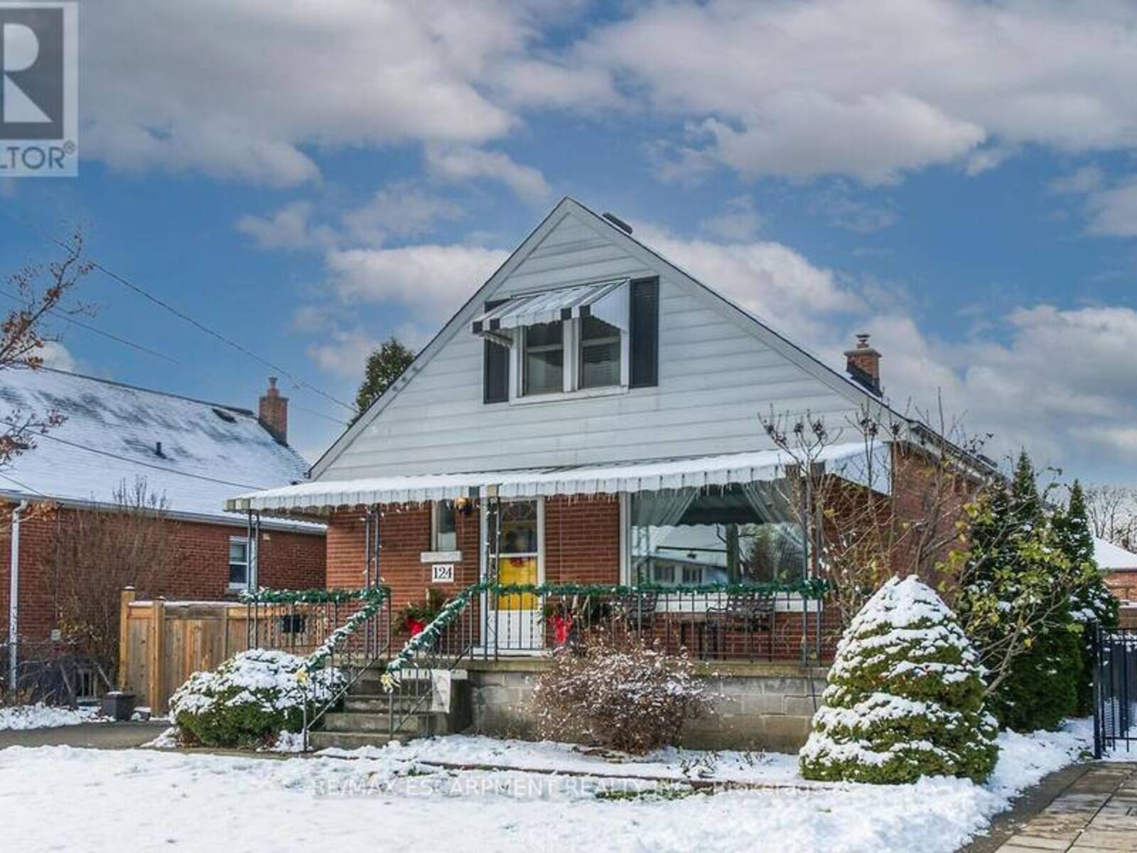 124 EAST 43RD STREET, Hamilton, Ontario L8T 3B9