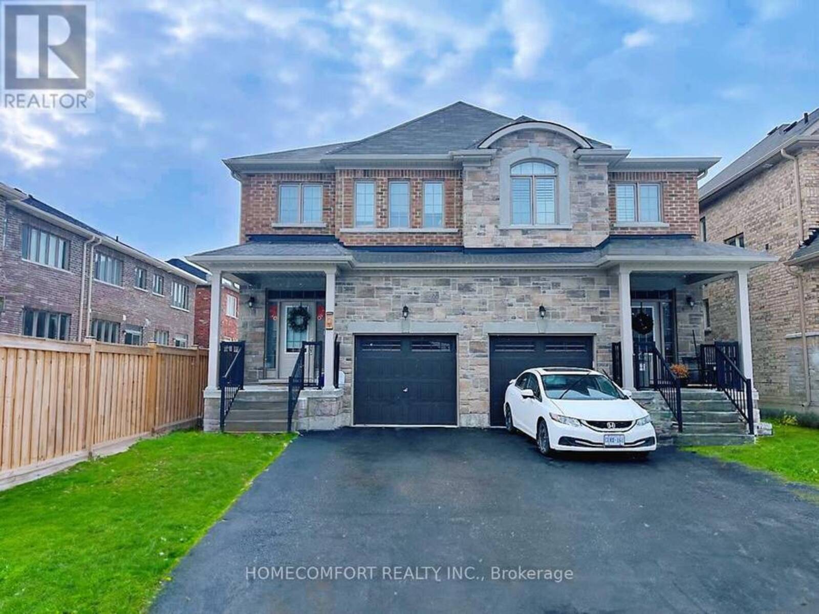 2 FREDERICK TAYLOR WAY, East Gwillimbury, Ontario L0G 1M0